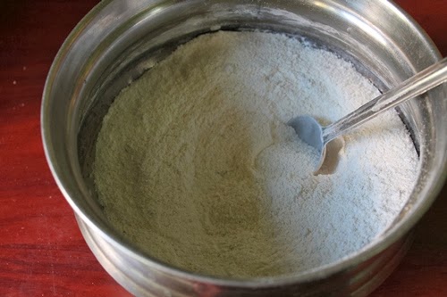 mix sooji with sugar