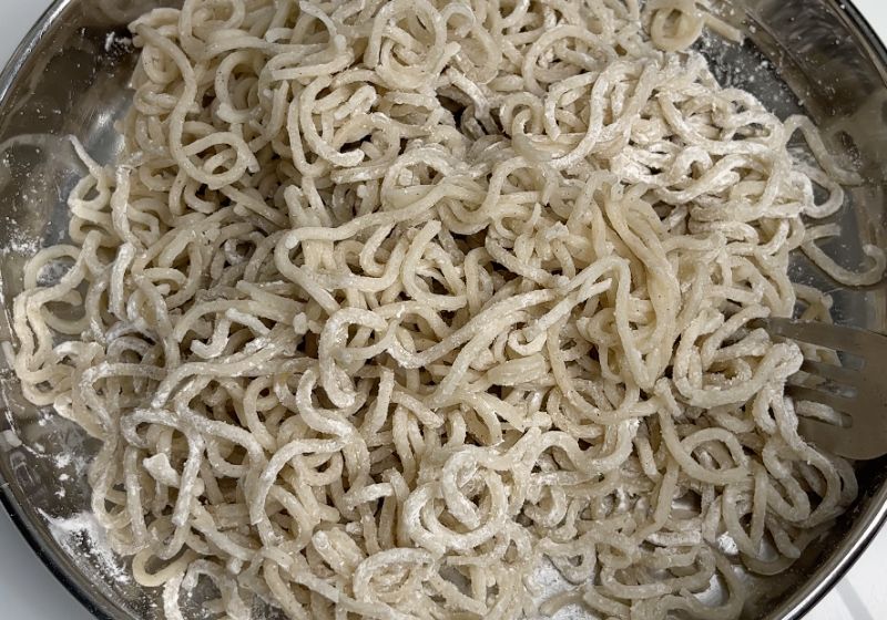 noodles coated in cornstarch