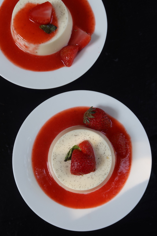 panna cotta with strawberry sauce