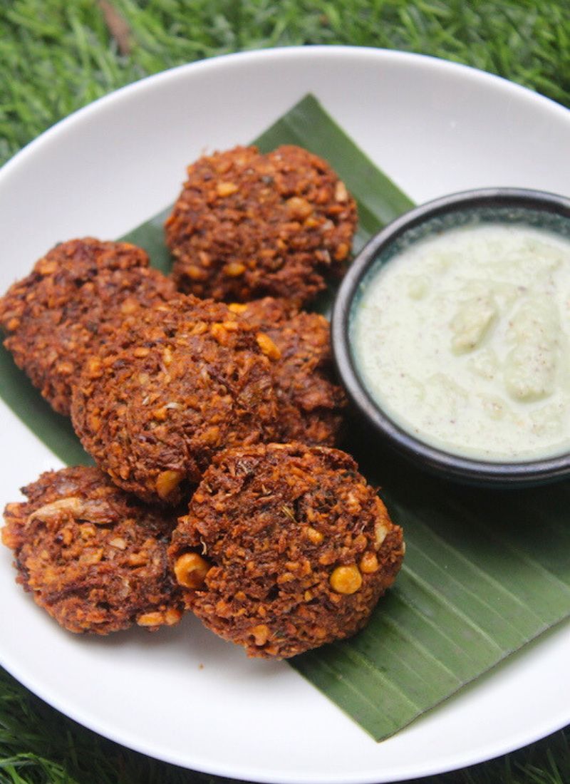 crispy banana flower vadai with coconut chutney