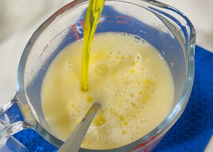 add oil into the yeast mix