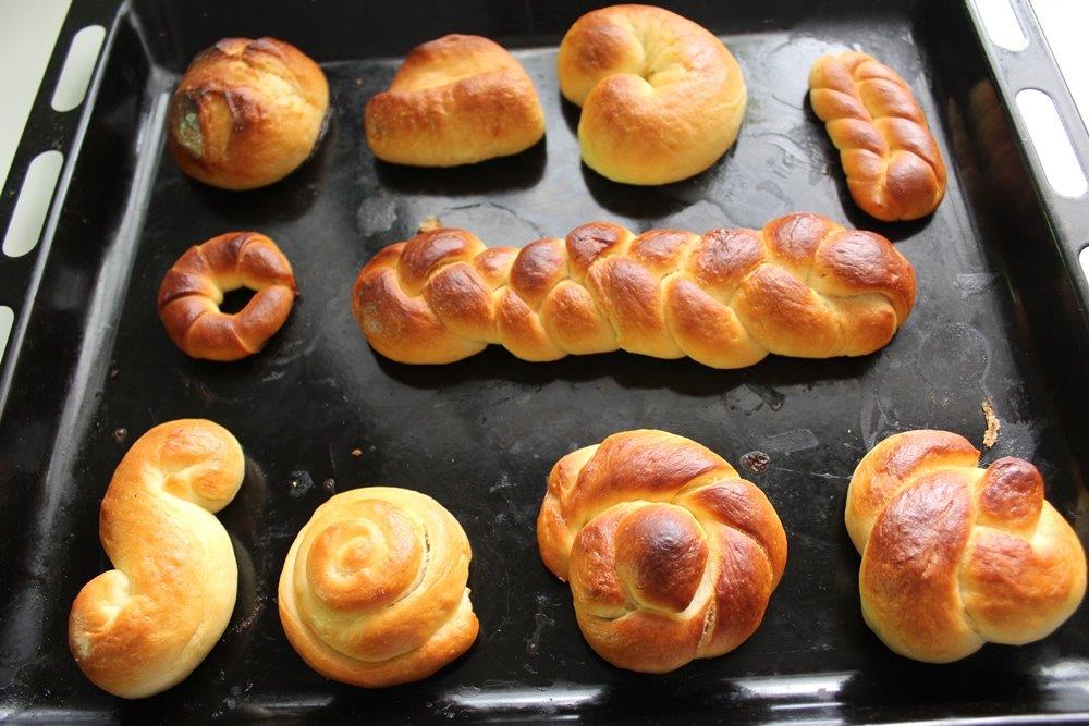 shaped dinner rolls