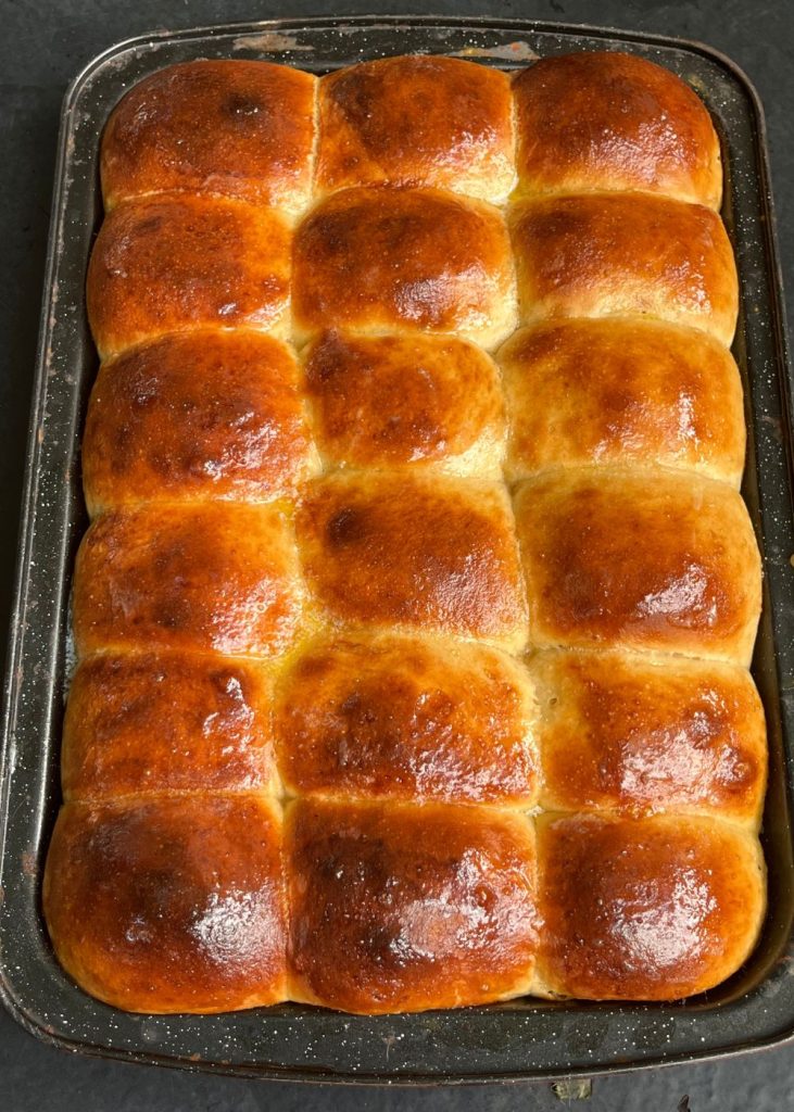 tray of baked dinner rolls