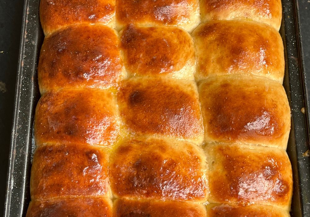 baked dinner rolls