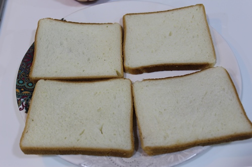 take white bread slices