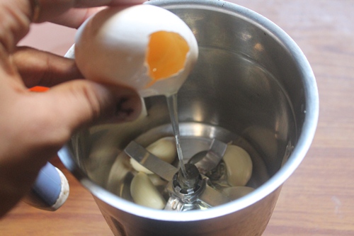 add one egg white to garlic