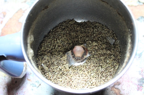 grind fennel seeds and black pepper in a blender