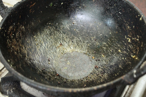 tempering mustard in oil