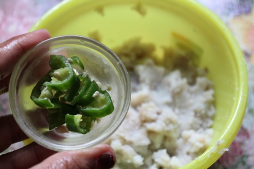 add green chillies and coriander leaves