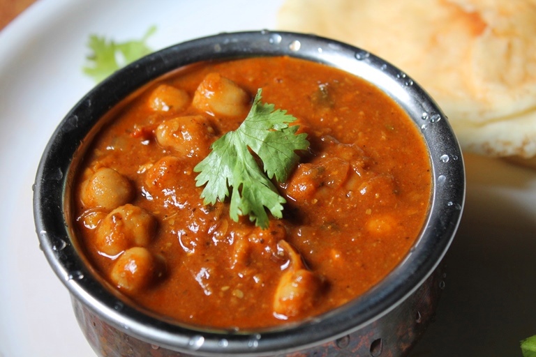 chana masala served with bhatura