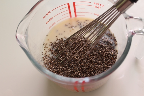 add chia seeds to sweetened milk