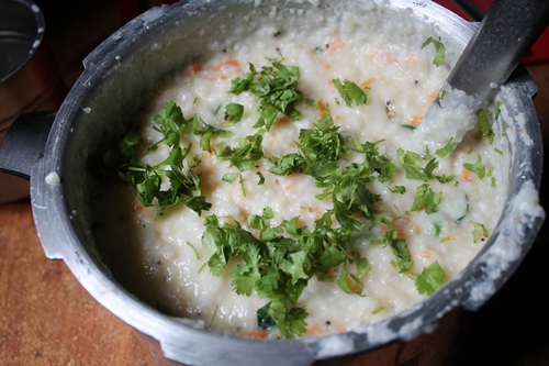 add coriander leaves to curd rice