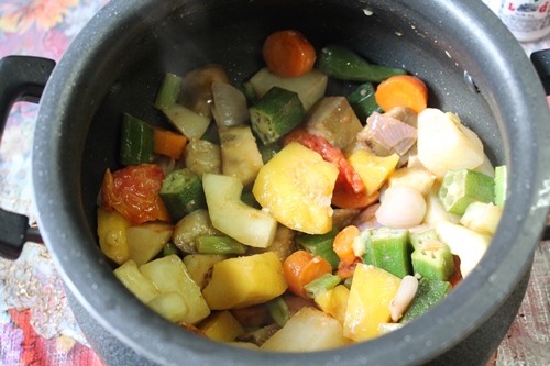 saute vegetables in oil