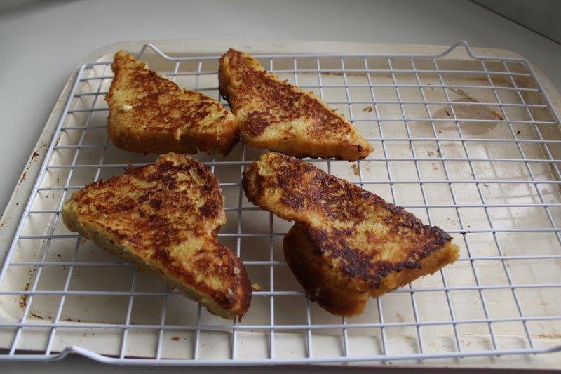 French Toast Recipe (with Video) - Yummieliciouz
