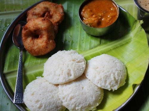 How Long to Grind Urad Dal for Idli: Expert Tips