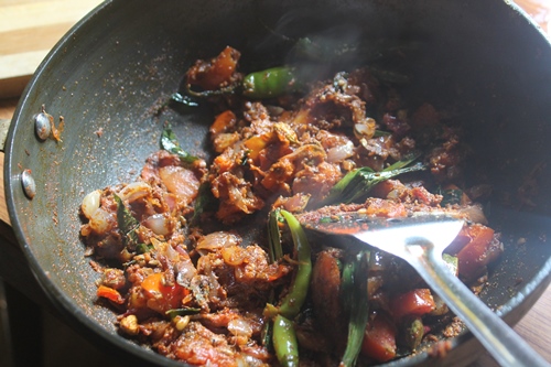 saute spice with onion tomato masala