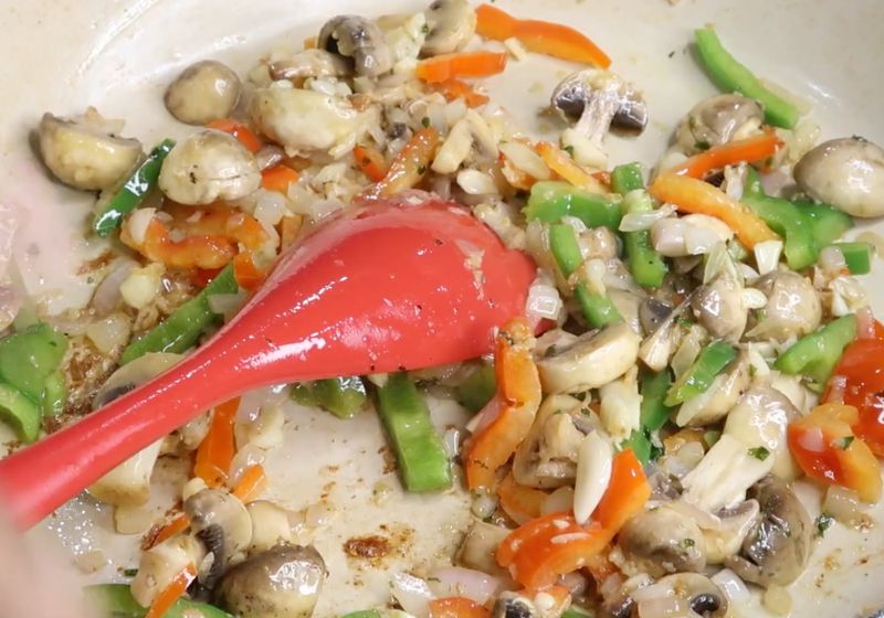 add peppers and mushrooms for making creamy chicken pasta