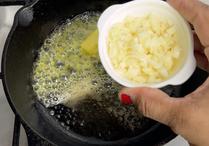 add garlic to butter