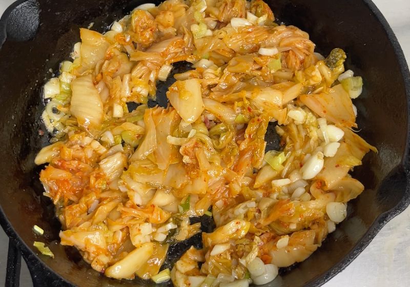cook kimchi with garlic